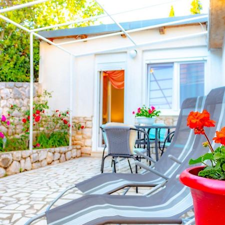 Vacation Home Grill & Chill With 350M2 Garden With Bbq Novi Vinodolski Εξωτερικό φωτογραφία