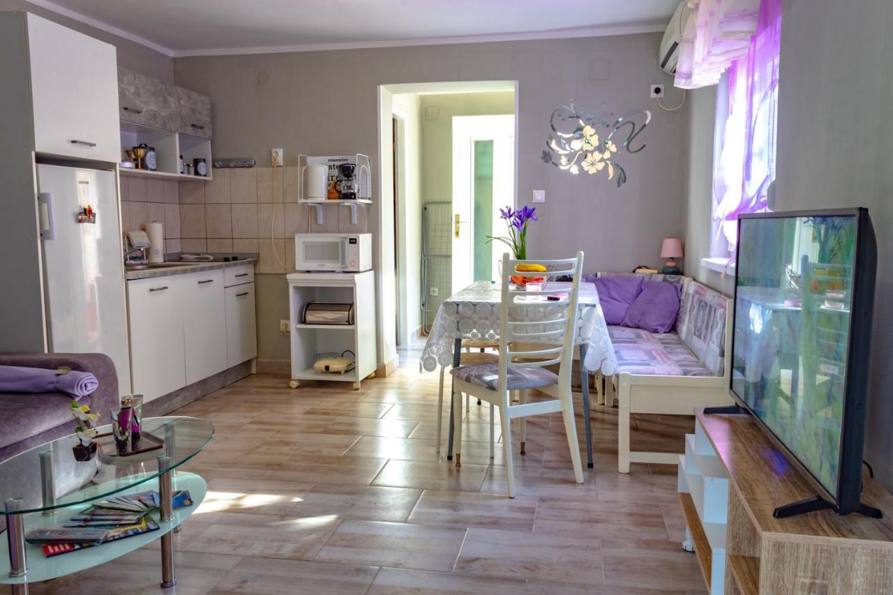 Vacation Home Grill & Chill With 350M2 Garden With Bbq Novi Vinodolski Εξωτερικό φωτογραφία