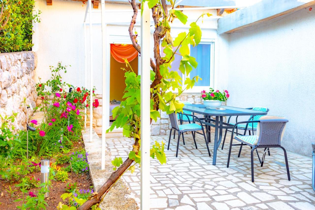 Vacation Home Grill & Chill With 350M2 Garden With Bbq Novi Vinodolski Εξωτερικό φωτογραφία